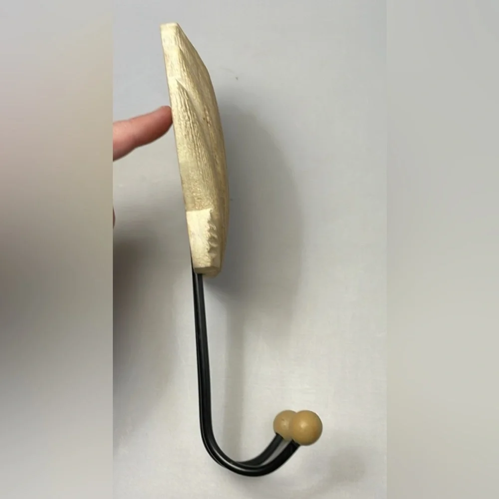 Carved Wood Shell Double Wall Hook in Coastal‎ Theme